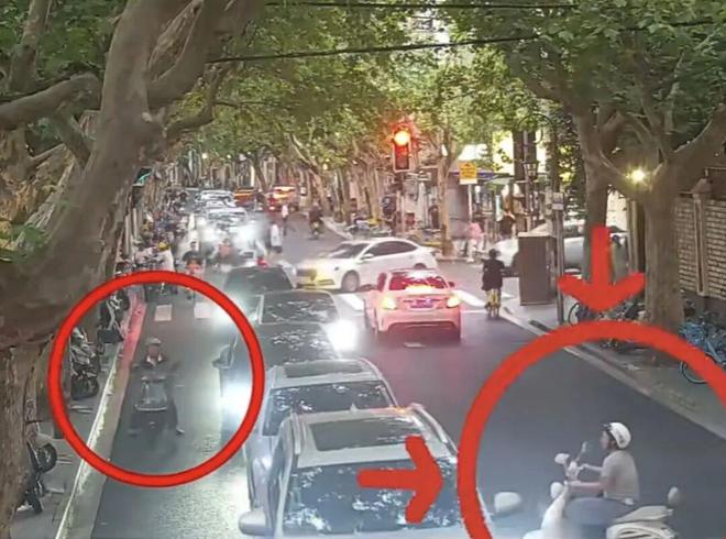 女子违规过马路被判全责，质问交警：难道被车撞了就是活该？
