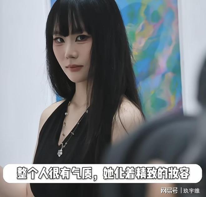 窦佳嫄个展开幕，外公高飞与妈妈高原到场助阵