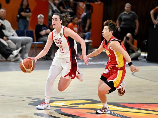 中国女篮揭幕战大比分负于美国33分 2米23张子宇短板尽显