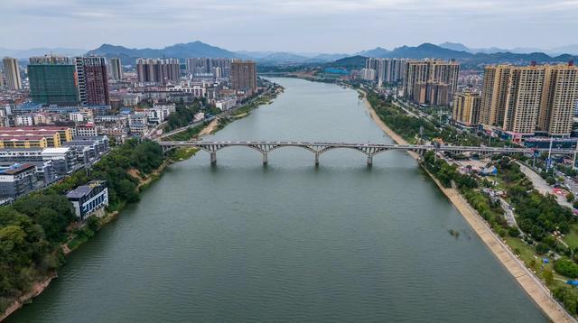 多名参保人医保被误标为"死亡" 当地医保局回应：此类反映几乎天天都有
