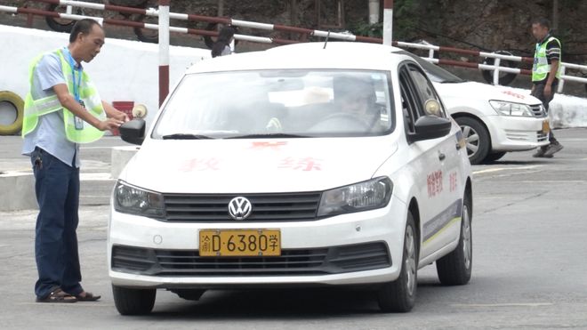 00后集体"逃离"驾校，传统学车模式要被颠覆了？